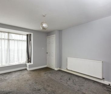 3 bedroom end of terrace house to rent - Photo 3