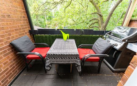 For Lease - 580 Indian Road Unit# 2nd Floor, Toronto, Ontario - Photo 2