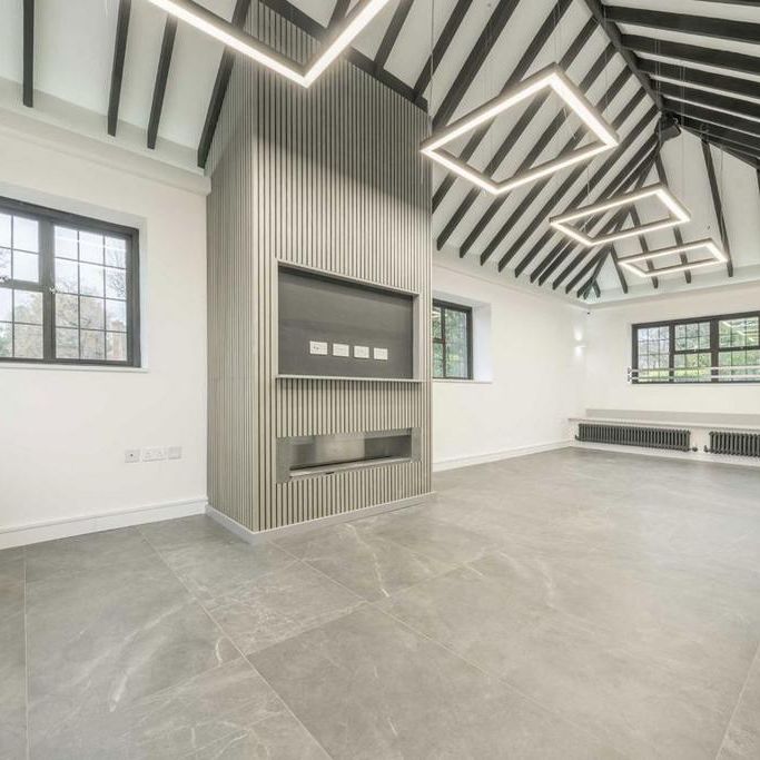 3 bedroom flat to rent - Photo 1