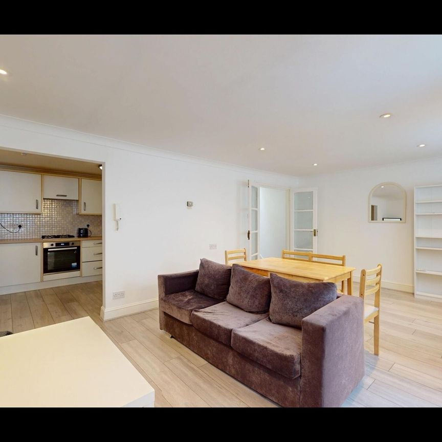 3 Bed Flat, Brook Mews North, W2 - Photo 1