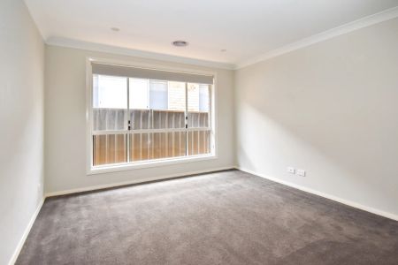 Relaxed Living Backing Onto Nature Reserve - Photo 4