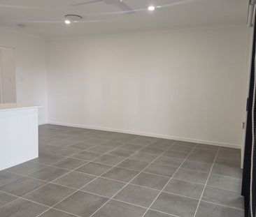 *BRAND NEW* 3 BEDROOM TOWNHOUSE AVAIL NOW-FULLY DUCTED AIRCON - Photo 1