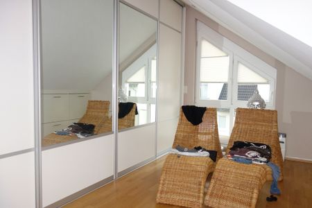 Moderne 3 ZKB-Dachgeschosswohnung mit 2 Balkonen in Top Lage von Eltville am Rhe ... - Photo 2