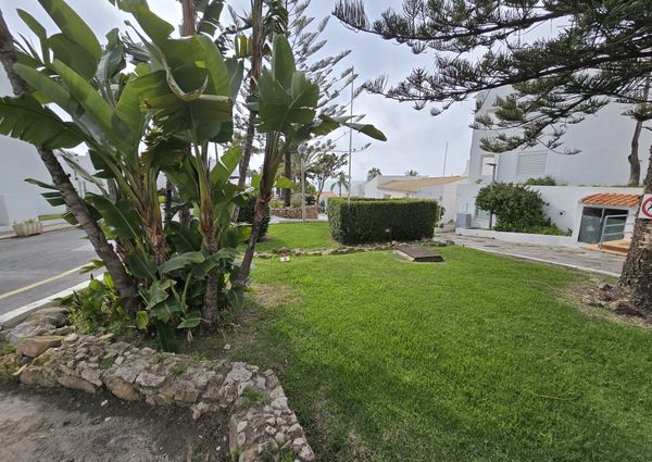 Apartamento T2, com varanda, perto do mar, Albufeira, Algarve