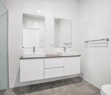 Stylish Single-Level Living - Photo 2