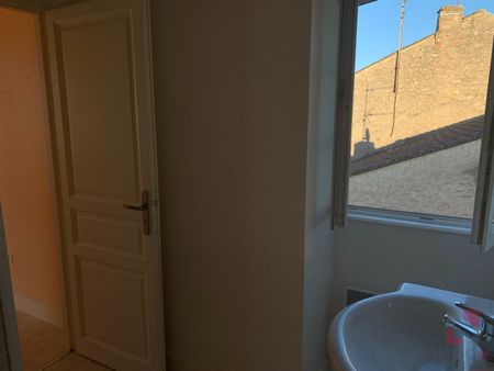 Location Appartement 2 pièces 33m² PRAYSSAC 46220 - Photo 4