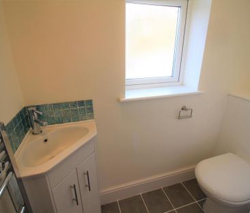 3 bedroom semi-detached house to rent - Photo 5