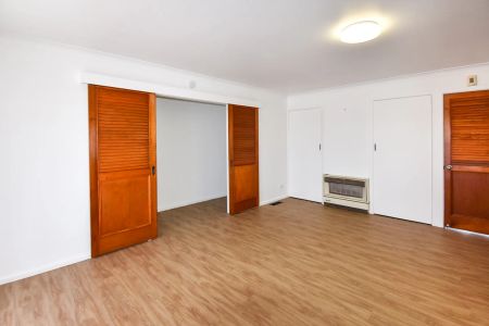 Affordable & Spacious - Photo 2