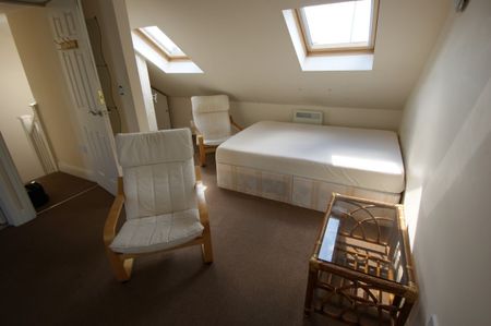 Studio Flat, Western Avenue, W3 - Photo 4