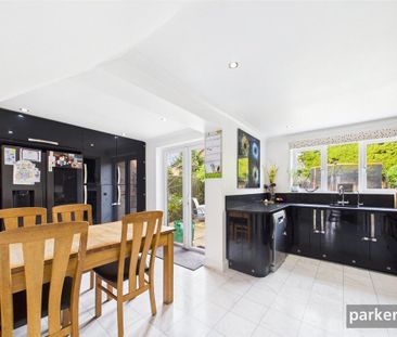 4 bedroom detached house to rent - Photo 5