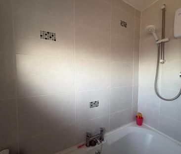 3 bedroom end of terrace house to rent - Photo 6