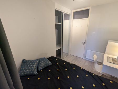 Portland Grove – Room 2 - Photo 4