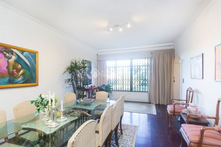 Casa com 4 quartos e 320m² para alugar em Três Figueiras, Porto Alegre. - Foto 3