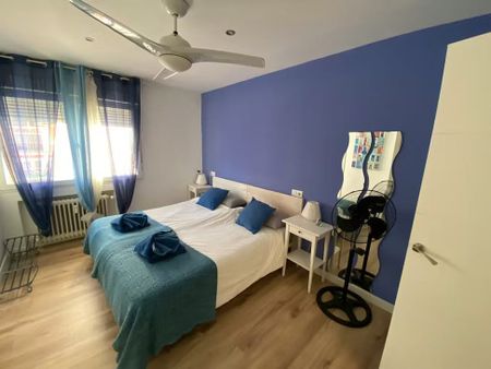 Calle de los Dos Amigos, Madrid, Community of Madrid 28015 - Photo 2