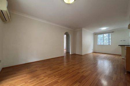 Tightly held complex | Convenient location (Access from Milton Street side) - Photo 5