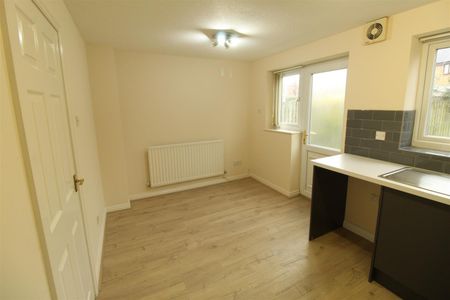 3 bedroom House To Let - Photo 5