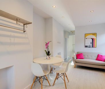 2 Bed Flat, Catford, SE6 - Photo 5