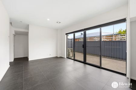1/4 Powell Street, Queanbeyan East NSW 2620 - Townhouse For Rent | Domain - Photo 2