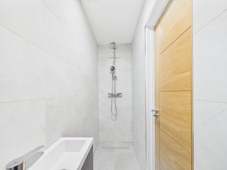 Granville Avenue, Feltham,TW13 - Photo 4