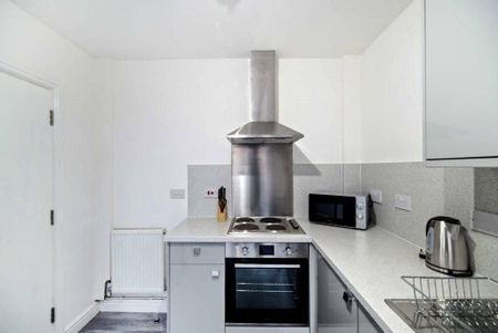 5 bedroom apartment to rent - Photo 2