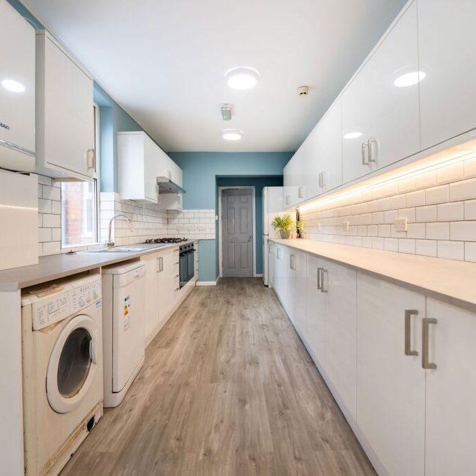 9 bedroom terraced house to rent - Photo 1