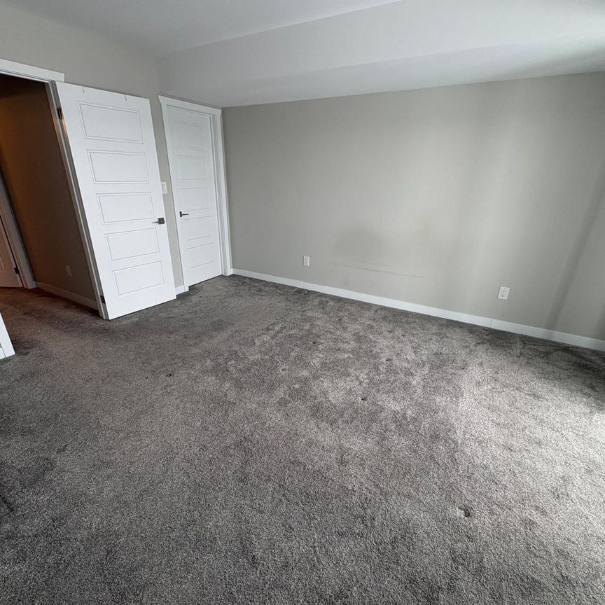 For Lease - 1331 Countrystone Drive Unit# B12, Kitchener, Ontario - Photo 1