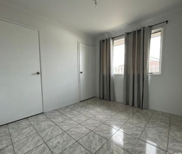 Conveniently Located - Photo 3