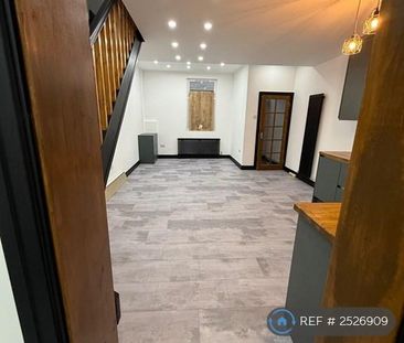 3 bedroom end of terrace house to rent - Photo 1
