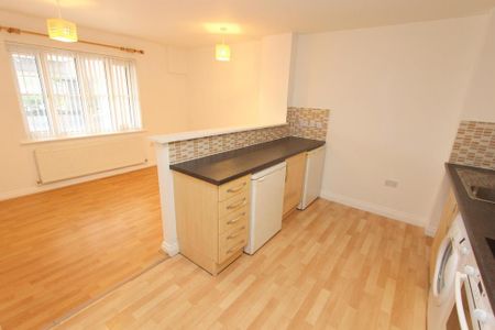 1 bedroom flat to rent - Photo 4