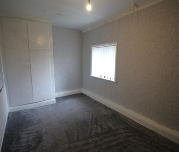 2 bedroom end of terrace house to rent - Photo 4