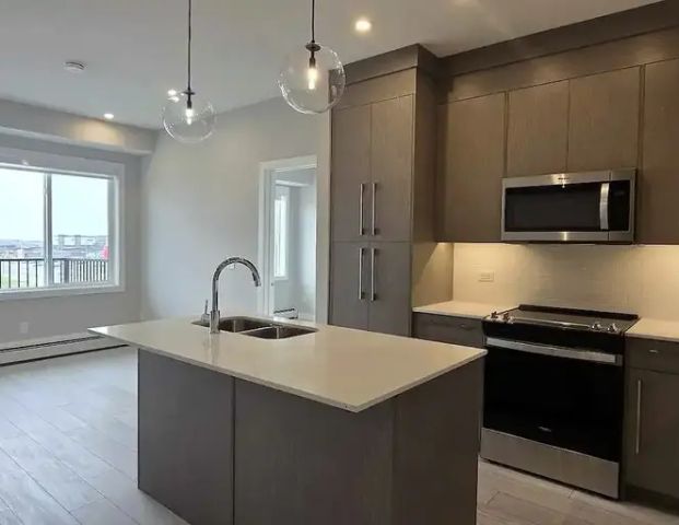 2 Bed, 2 Bath Plus Den + Underground Parking + Locker | Calgary - Photo 1