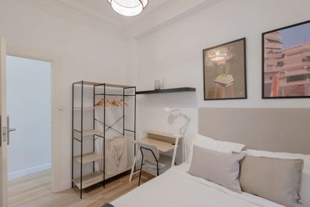 Avinguda de Jacinto Benavente, Valencia, Valencian Community 46005 - Photo 3