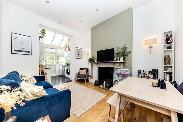 2 bedroom flat to rent - Photo 1