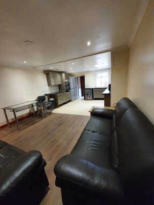 100 TEIGNMOUTH ROAD - Photo 1