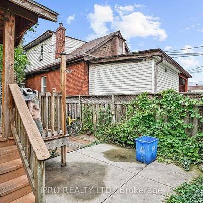 2BR detached home Basement Apartment - Photo 1