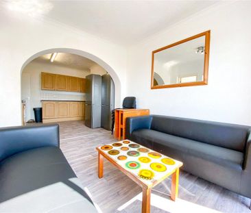 6 bedroom semi-detached house to rent - Photo 1