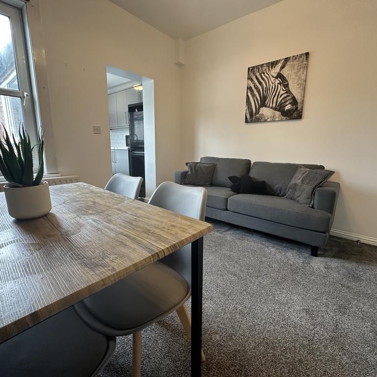 3 bedroom terraced house to rent - Photo 1