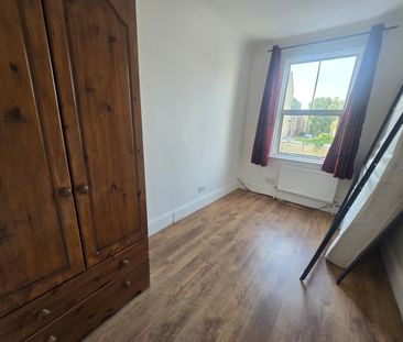 2 Bed Flat, Hermit Road, E16 - Photo 3