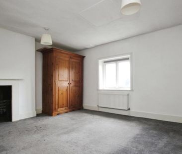 'One of a kind' three bedroom maisonette in this highly sought afte... - Photo 4