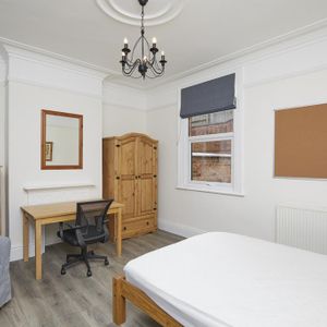 5 bedroom terraced house to rent - Photo 2