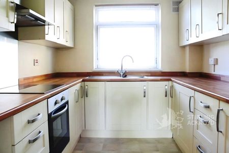 Jordans Close, Guildford, GU1 2PA - Photo 2