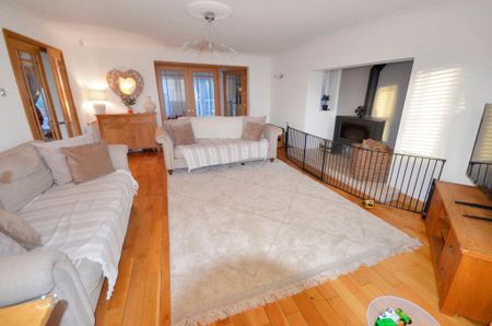 5 bedroom detached house to rent - Photo 2