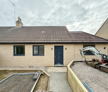 2 bedroom semi-detached bungalow to rent - Photo 2