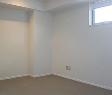 3 Bedroom Furnished Central City Apartment - Photo 2