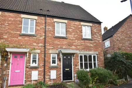 3 bedroom semi-detached house to rent - Photo 4