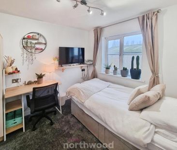 3 bedroom terraced house to rent - Photo 4