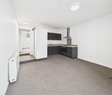 1 bedroom Flat to rent - Photo 6