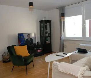 Top-Wohnung 2 Zimmer + separate Küche für Singles, Paare und WGs, Bahnhof, U-Bahn, Meidlinger Markt, Meidlinger Hauptstrasse, hell und ruhig - Photo 2