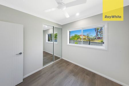 BRAND NEW TWO BEDROOM GRANNY FLAT WITH YARD - 950M WALK TO STATION - Photo 3