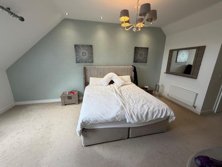 4 bedroom semi-detached house to rent - Photo 2